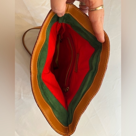 DOONEY AND BOURKE Vintage CrossBody Bag, 11” x 12” Fastened. - Picture 3 of 9